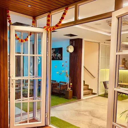 Silver Key Suites-3